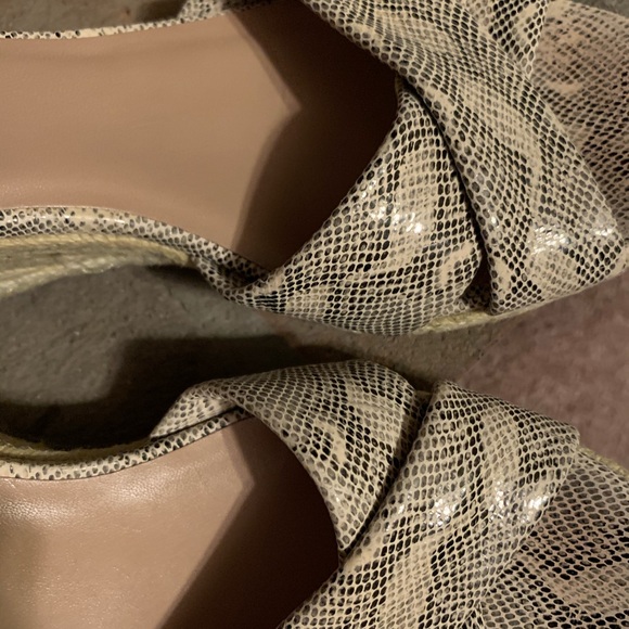 Cole Haan Leather Wedge Sandal Nike Air Python print wedges 8AA - Picture 3 of 8